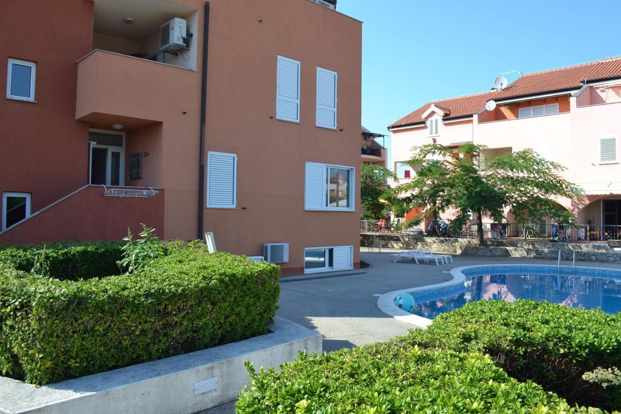 Apartment Daniela Срима Екстериор снимка