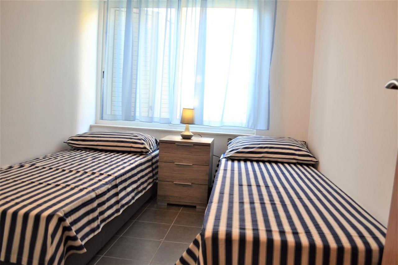 Apartment Daniela Срима Екстериор снимка